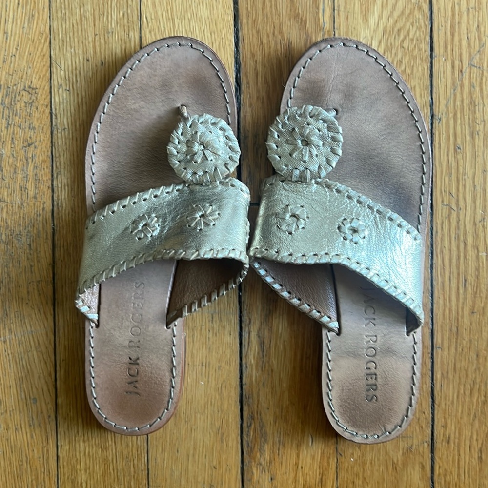 Girls Jack Rogers size 4. Excellent condition